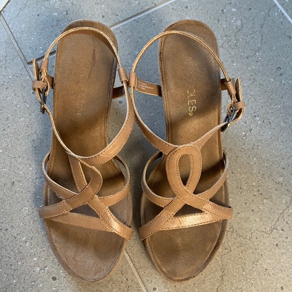Aerosoles Wedge Heels *like new* - Picture 2 of 8